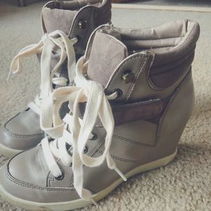 wedged fashion sneaker